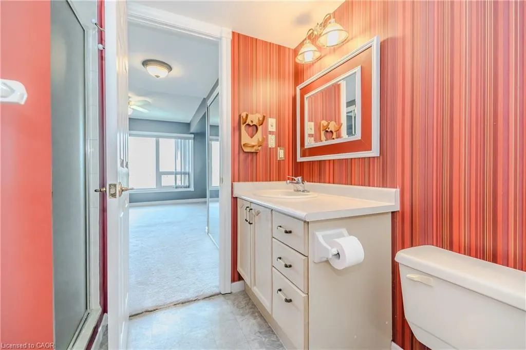 237 King Street W, #1008