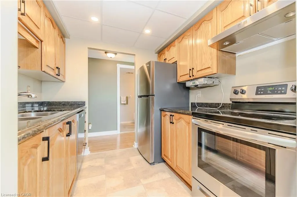 237 King Street W, #1008