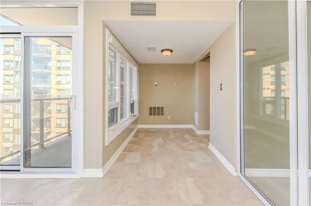 237 King Street W, #1008