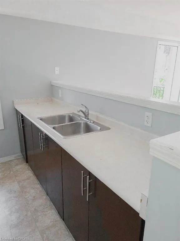 91 Dixon Street, #4