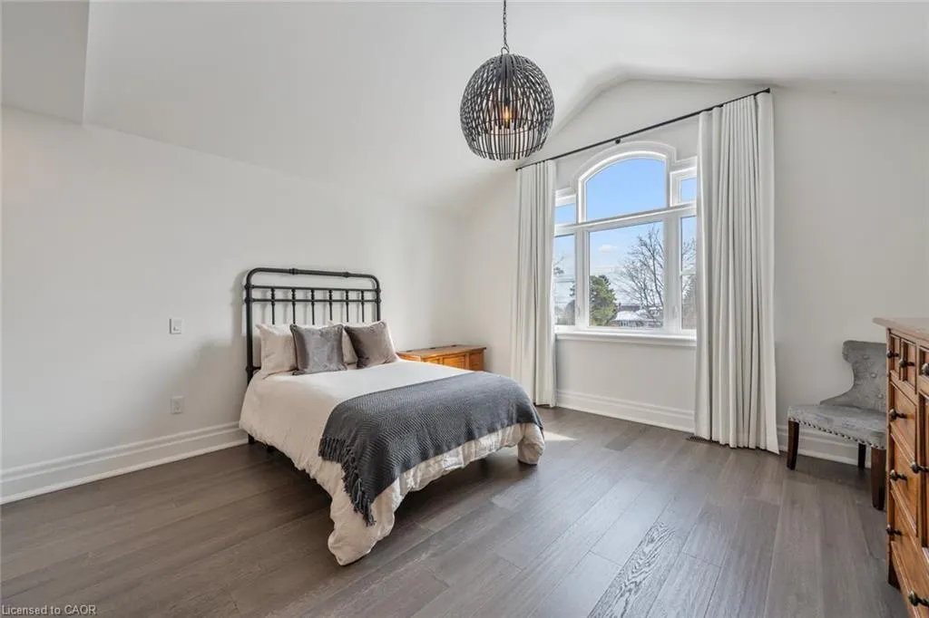 2265 Lakeshore Road, #3