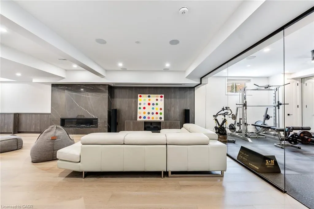 2265 Lakeshore Road, #3
