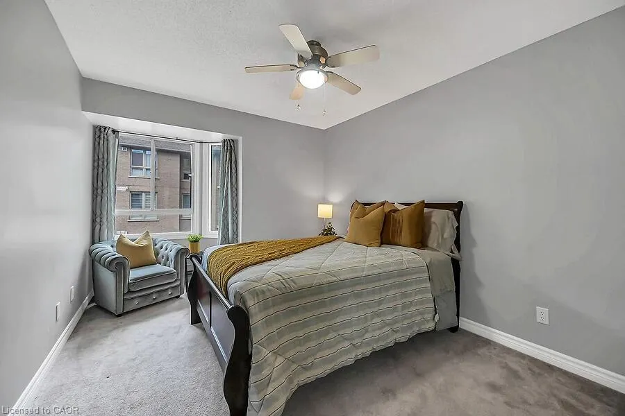 6 Niagara Street, #204