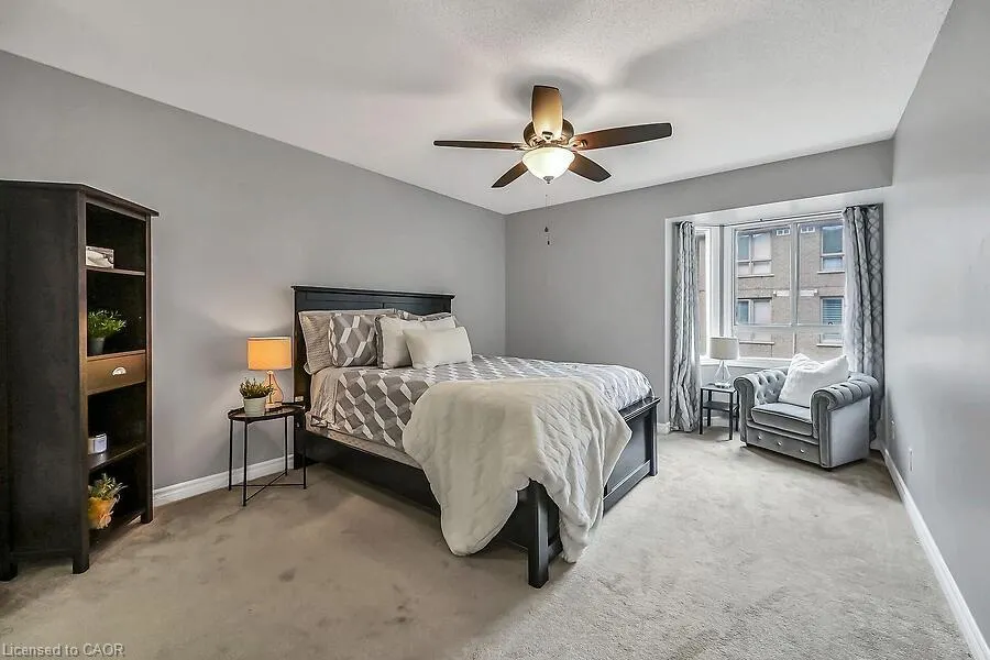 6 Niagara Street, #204