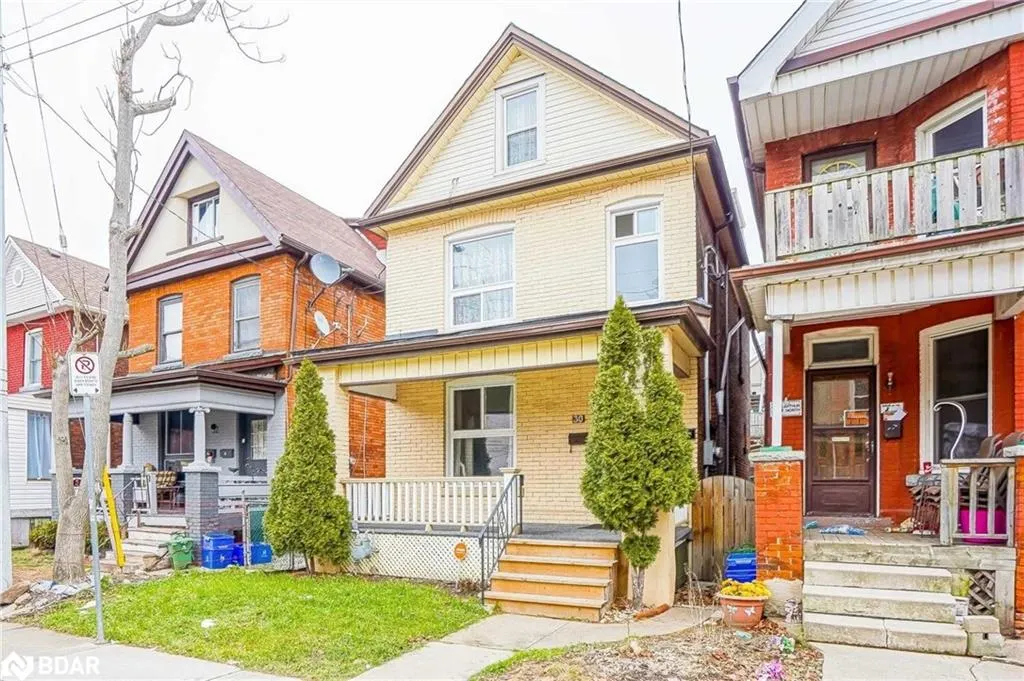 30 Arthur Avenue N