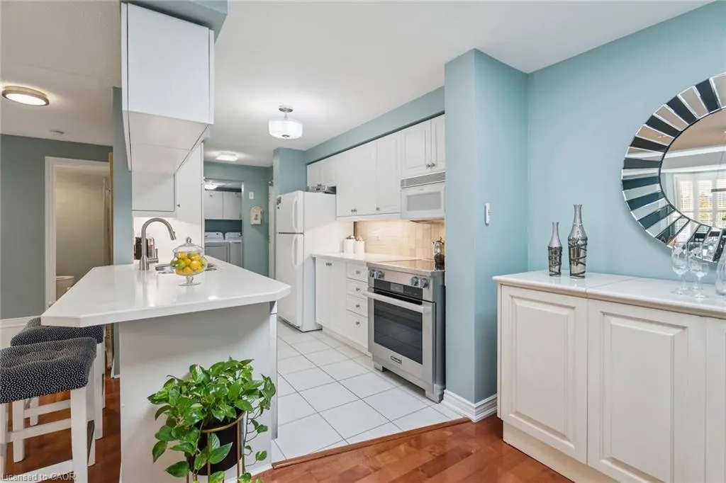 970 Golf Links Road, #302