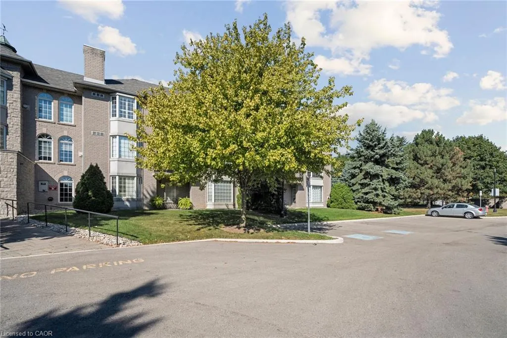 970 Golf Links Road, #302