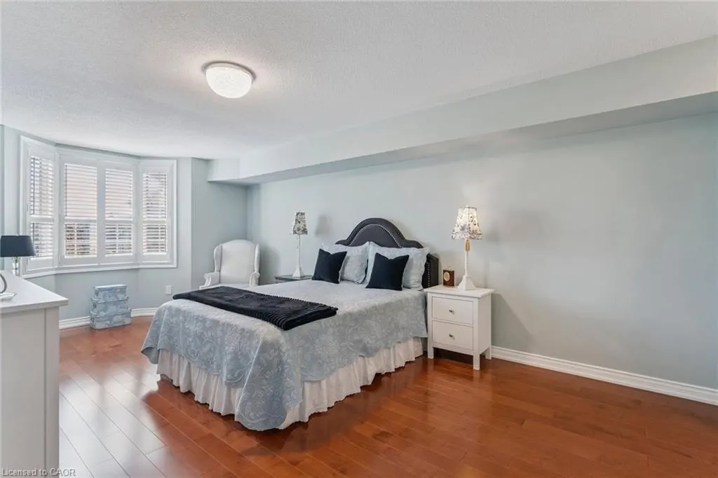 970 Golf Links Road, #302