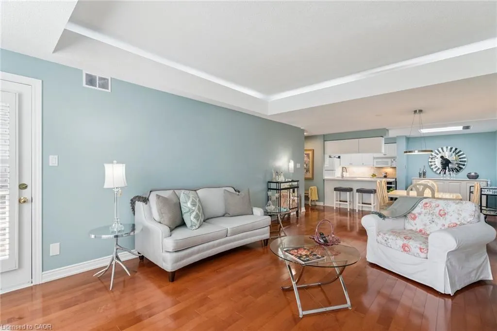 970 Golf Links Road, #302