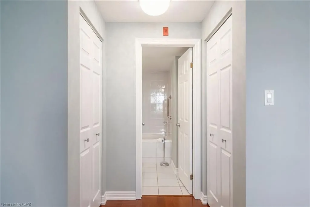 970 Golf Links Road, #302