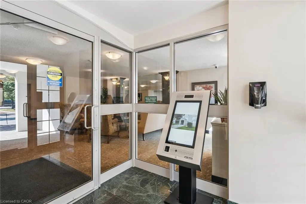 970 Golf Links Road, #302