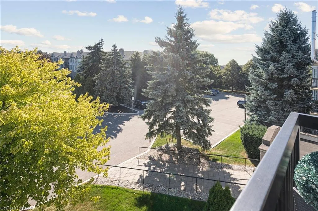 970 Golf Links Road, #302