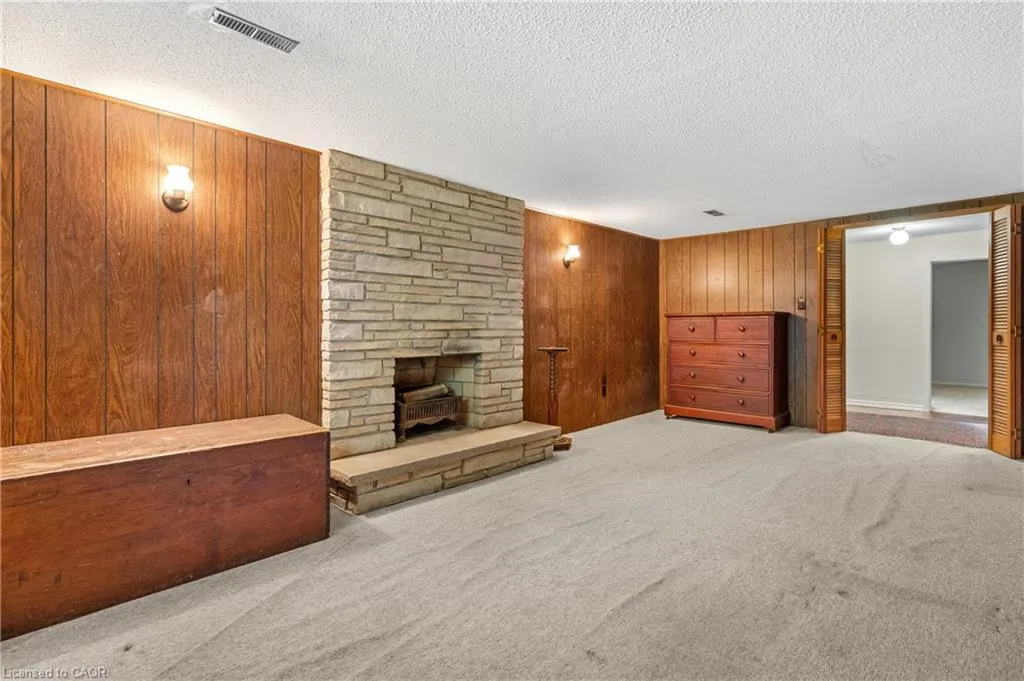 1245 Lakeview Drive