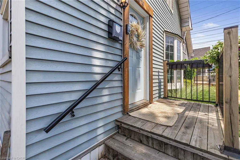 1 Mareve Avenue
