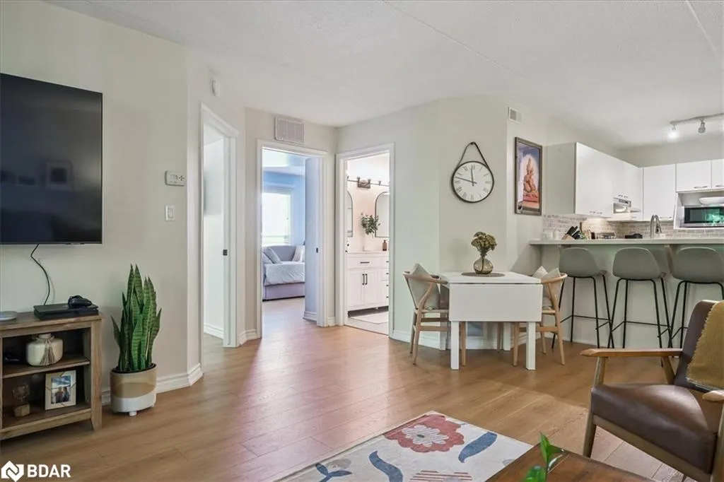 2030 Cleaver Avenue, #201