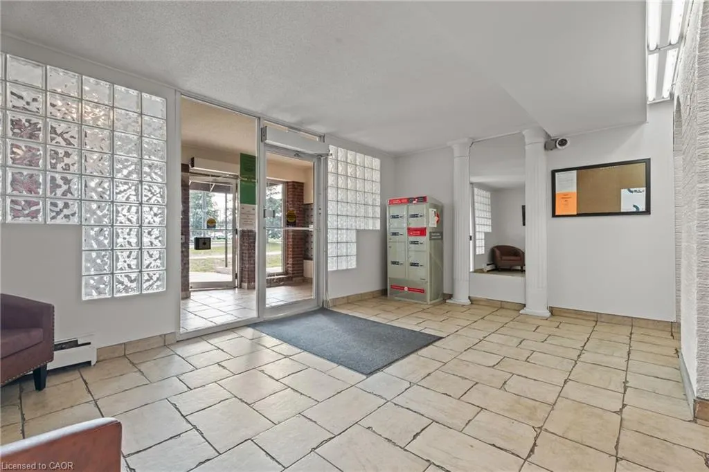 851 Queenston Road, #505