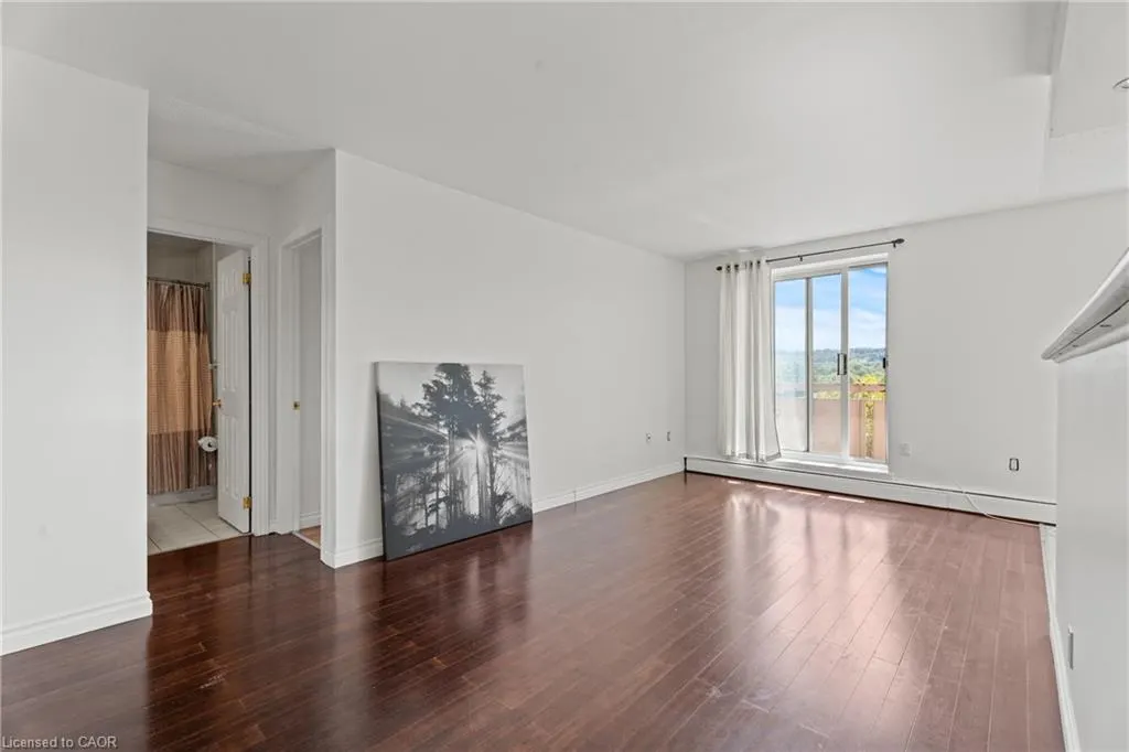 851 Queenston Road, #505