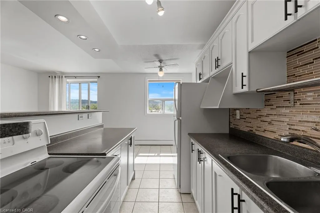 851 Queenston Road, #505
