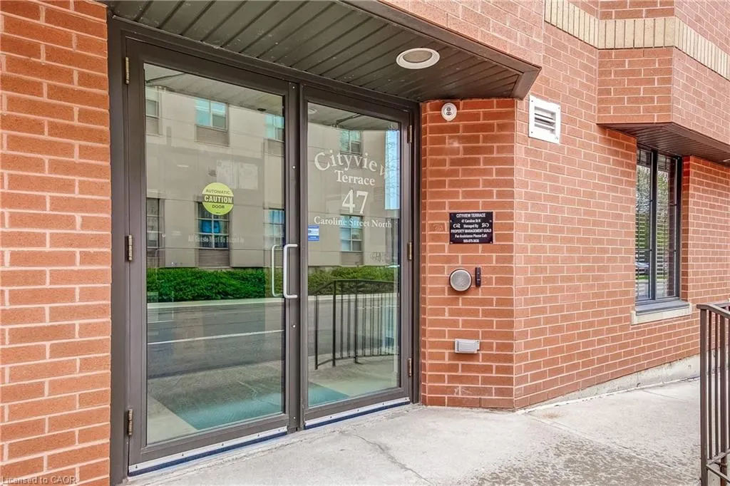 47 Caroline Street N, #404