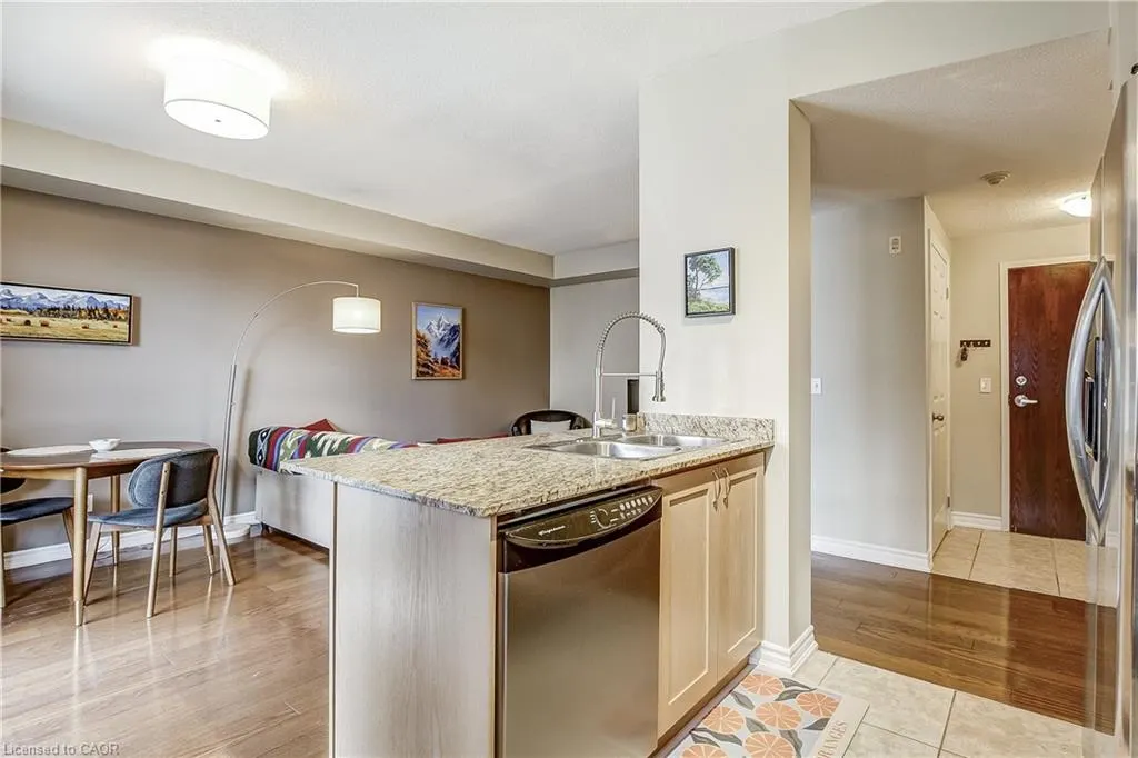 47 Caroline Street N, #404