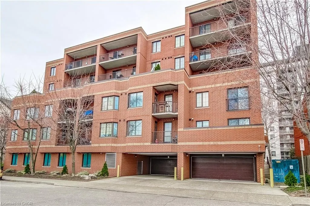47 Caroline Street N, #404