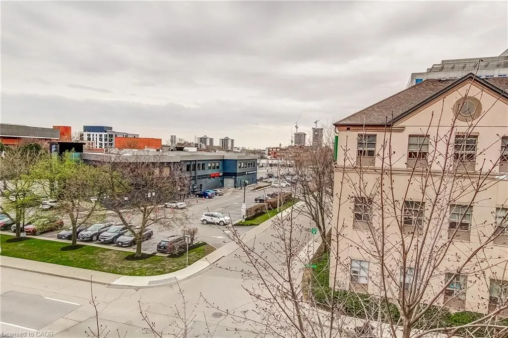47 Caroline Street N, #404