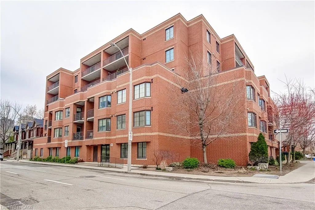 47 Caroline Street N, #404