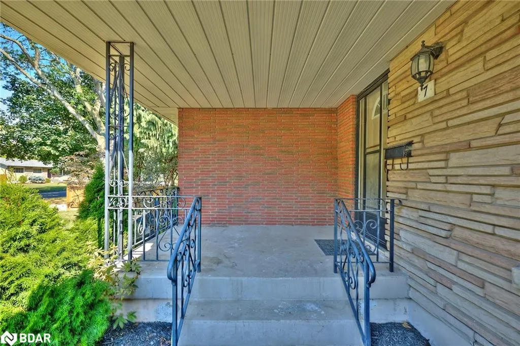 7 Joanna Drive