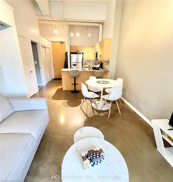 404 King Street, #109