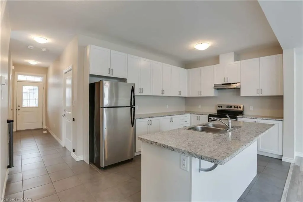 184 Links Crescent