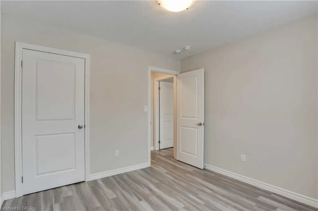 184 Links Crescent