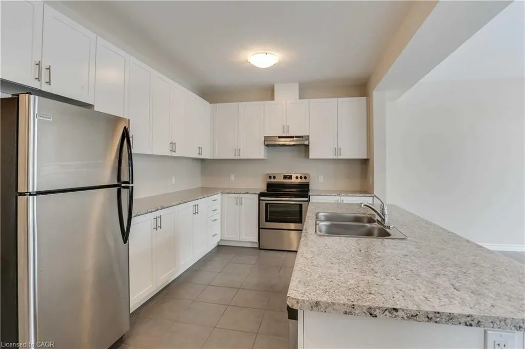 184 Links Crescent