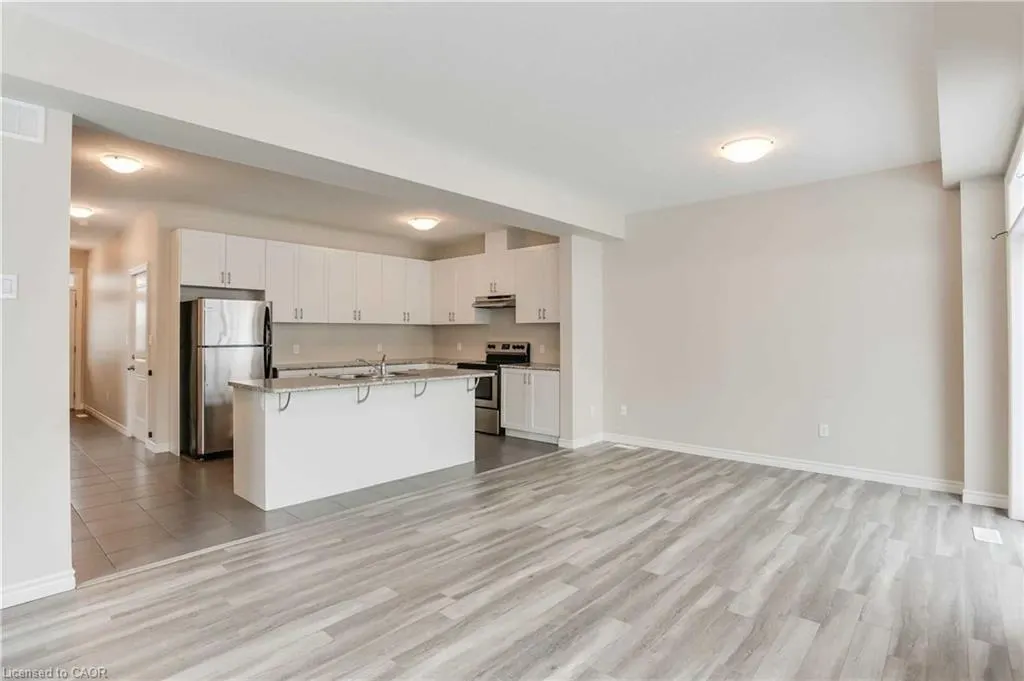 184 Links Crescent