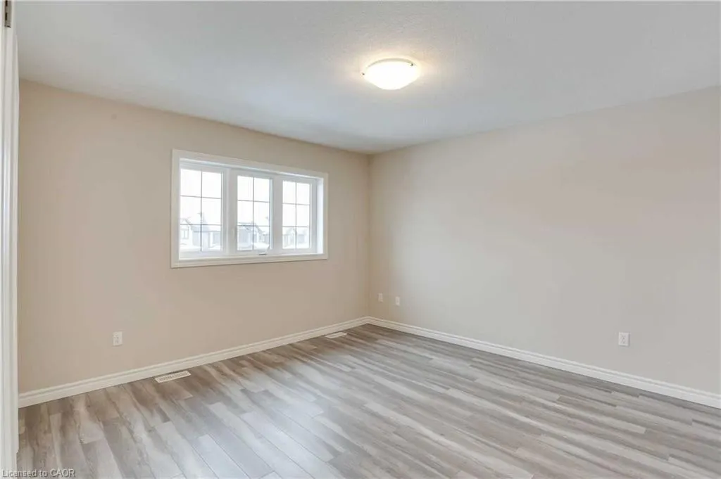 184 Links Crescent