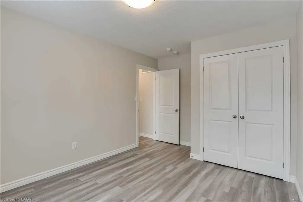 184 Links Crescent
