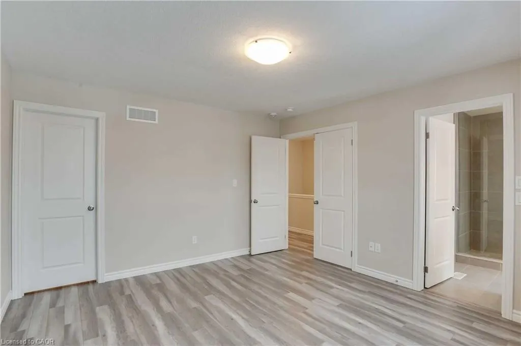 184 Links Crescent