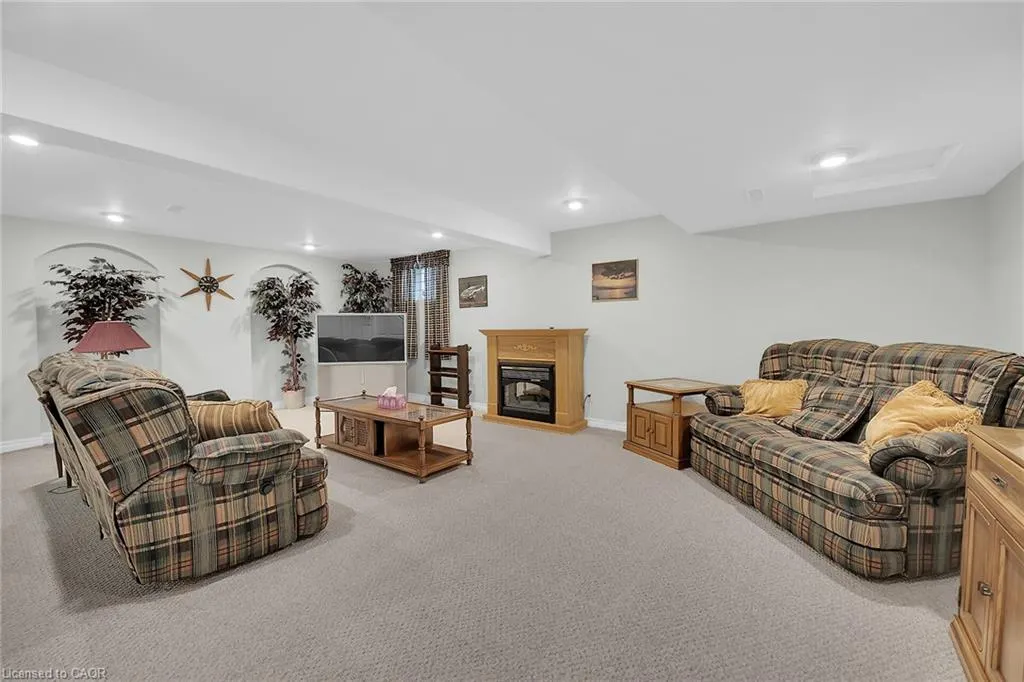 213 Nash Road S, #22