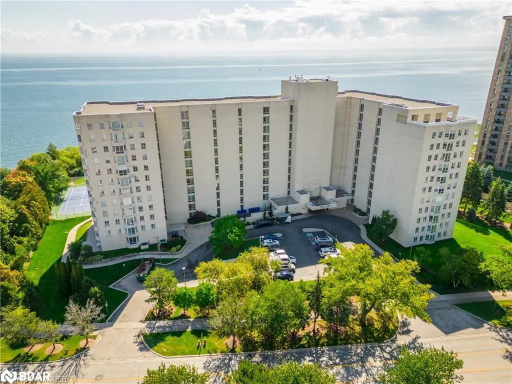 5280 Lakeshore Road, #404
