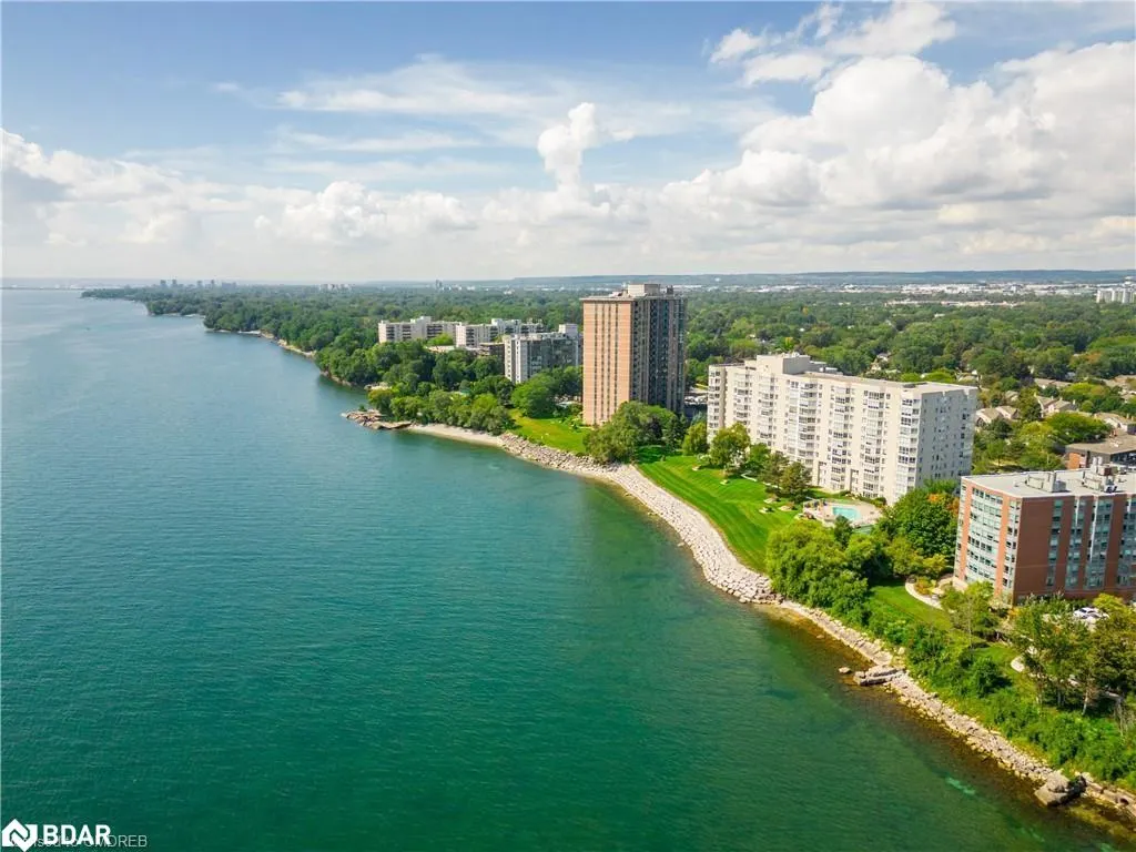5280 Lakeshore Road, #404
