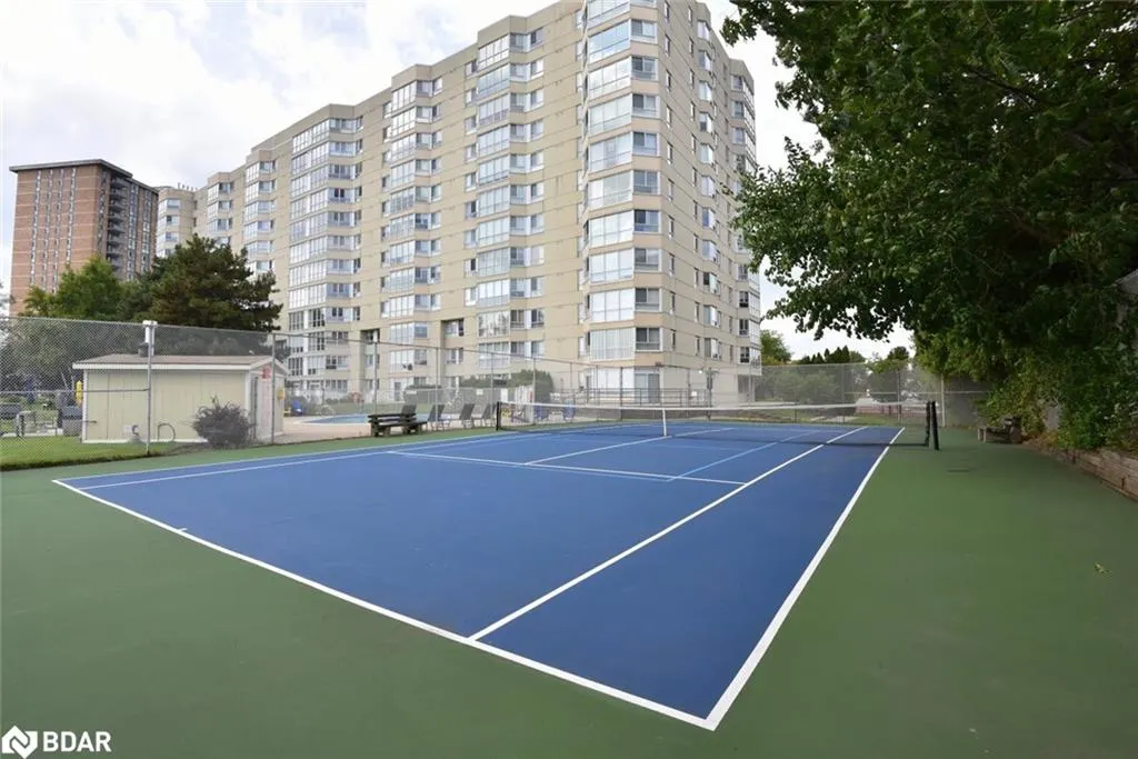 5280 Lakeshore Road, #404