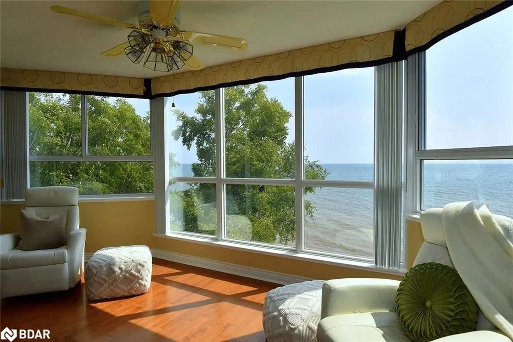 5280 Lakeshore Road, #404
