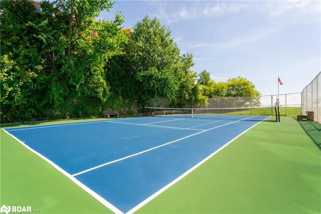 5280 Lakeshore Road, #404