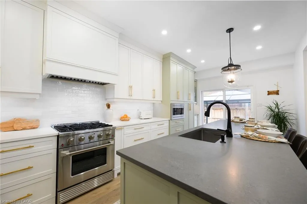 270 Main Street W, #9