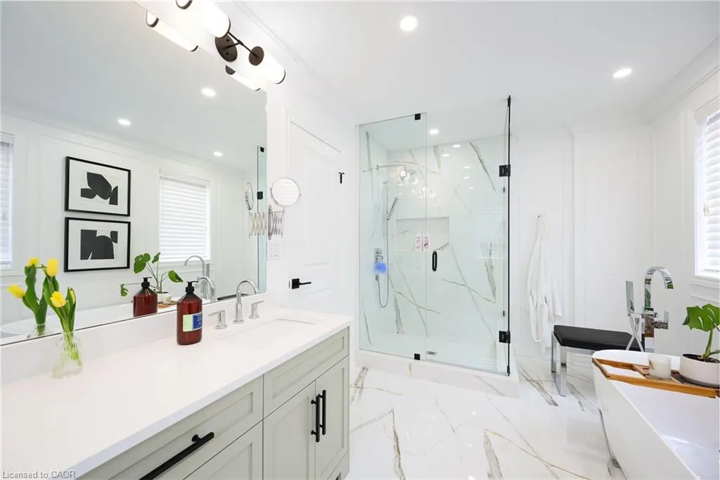 270 Main Street W, #9