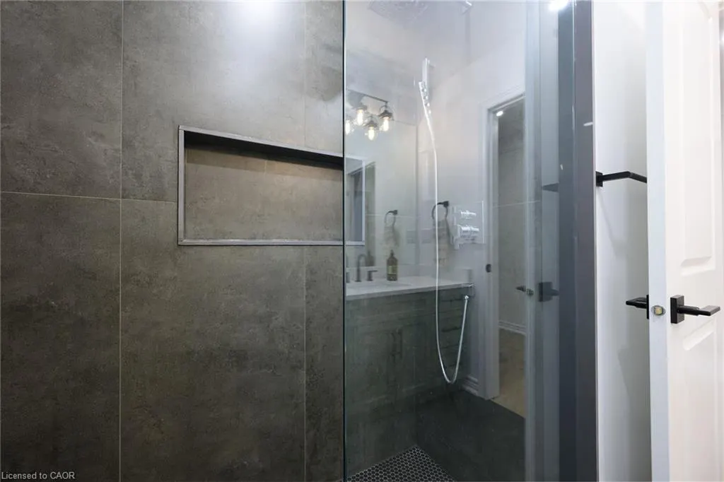 270 Main Street W, #9