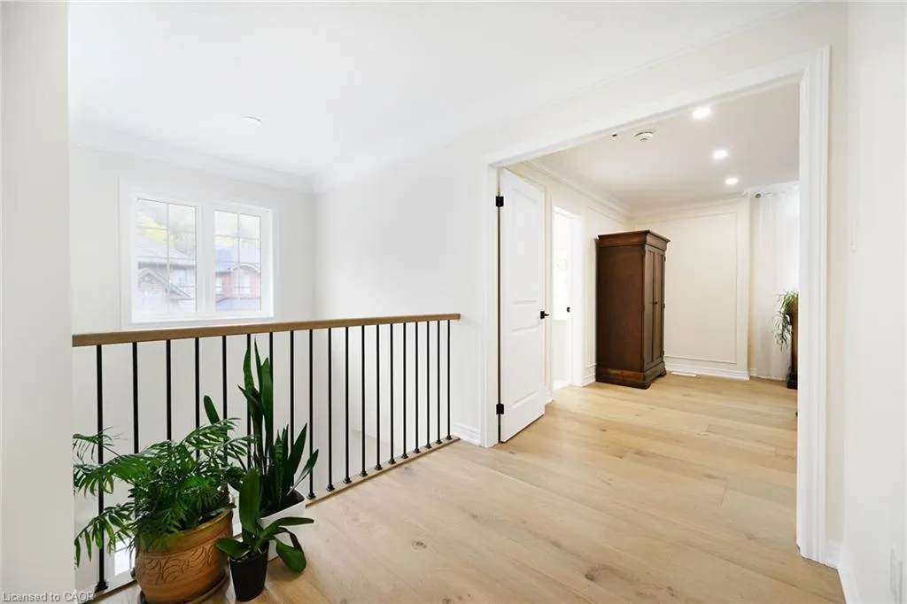 270 Main Street W, #9