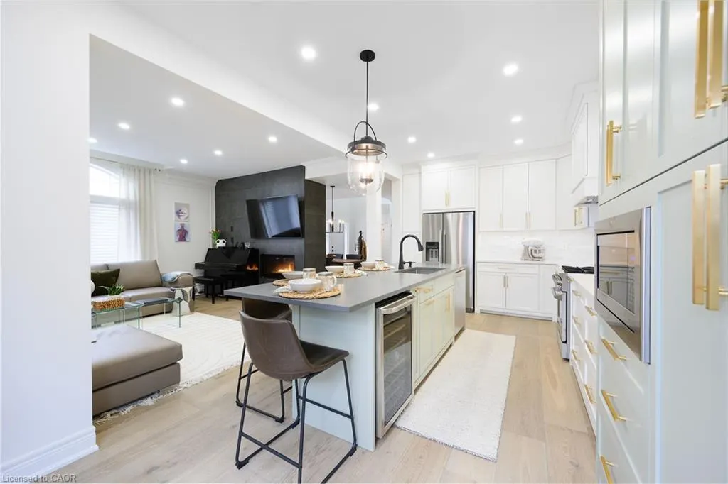 270 Main Street W, #9