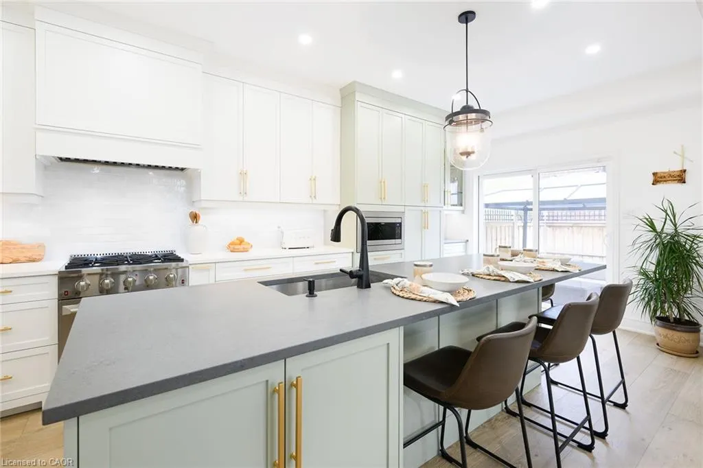 270 Main Street W, #9
