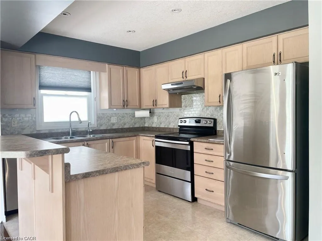 284 Purple Sage Crescent