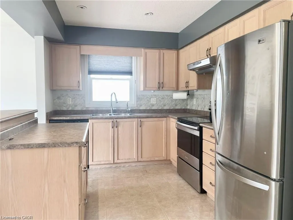 284 Purple Sage Crescent
